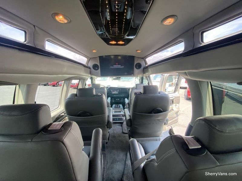 2022 Chevrolet Express Cargo photo 3