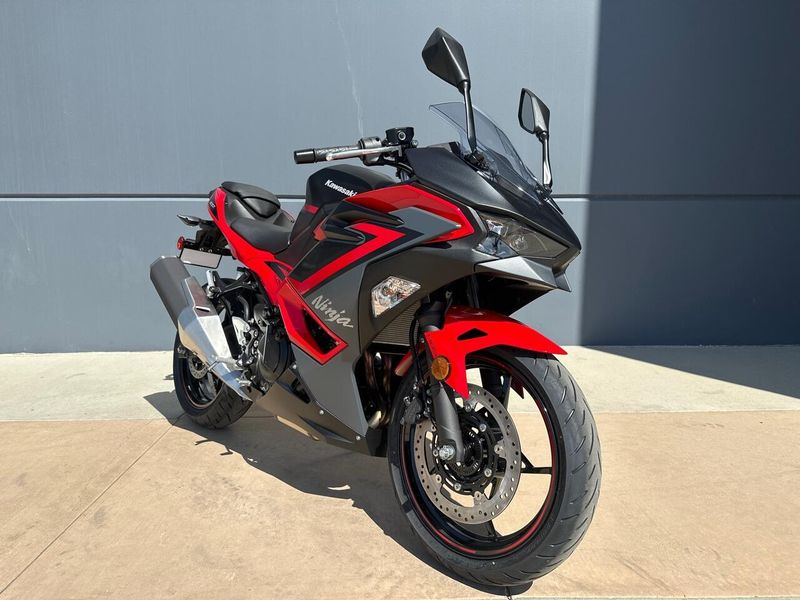 2025 Kawasaki NINJA 500 SE ABS Image 1