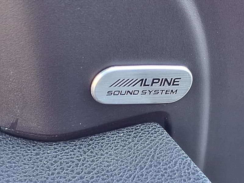 Used 2023 Chrysler 300 TouringImage 18