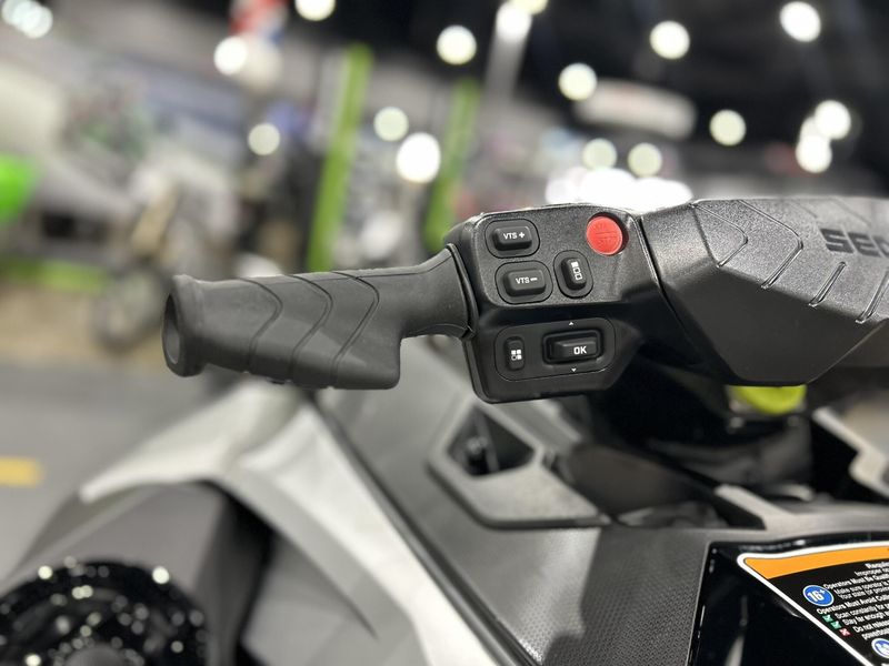 New 2025 Sea-Doo GTX LIMITED 325 (SOUND SYSTEM) Image 6