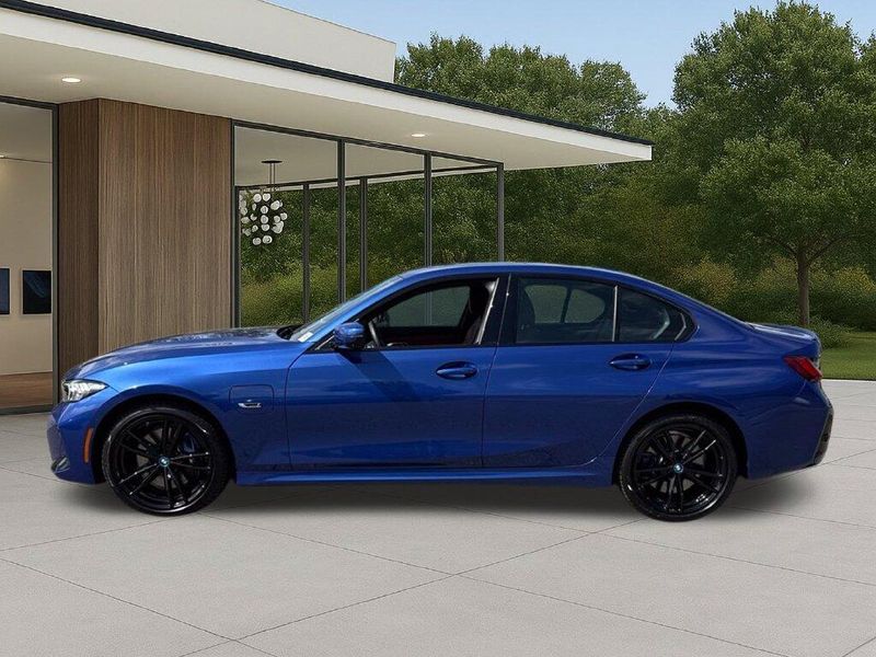 Used 2023 BMW 3 Series 330e iPerformanceImage 13