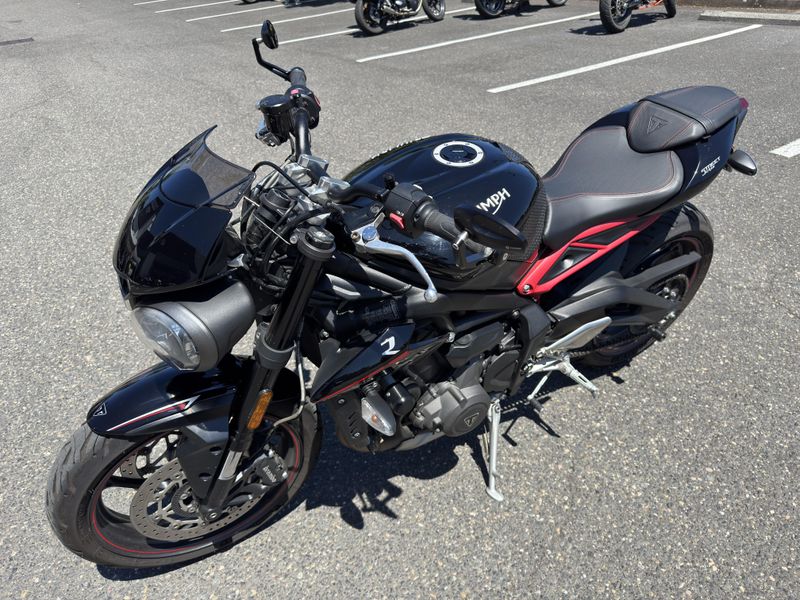 2019 Triumph Street Triple R LRH - JET BLACK 