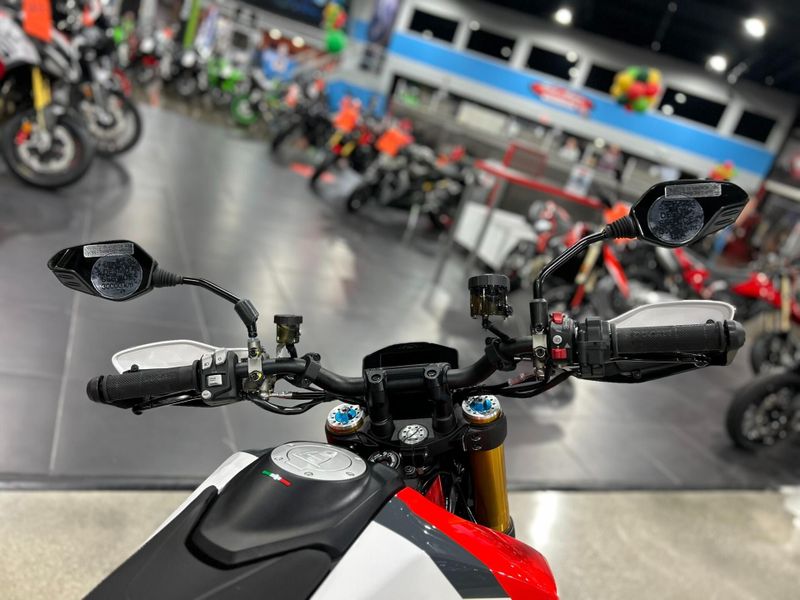 New 2025 Ducati HYPERMOTARD 950 SP Image 13