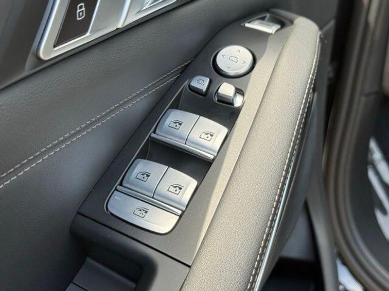 Used 2024 BMW X7 xDrive40iImage 18