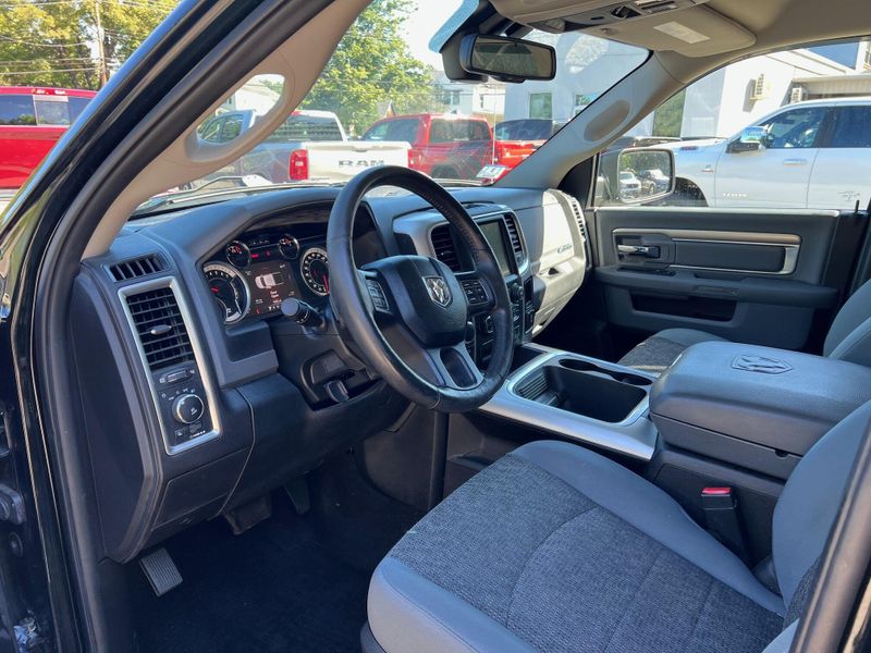 2017 Ram 1500 Big Horn photo 3