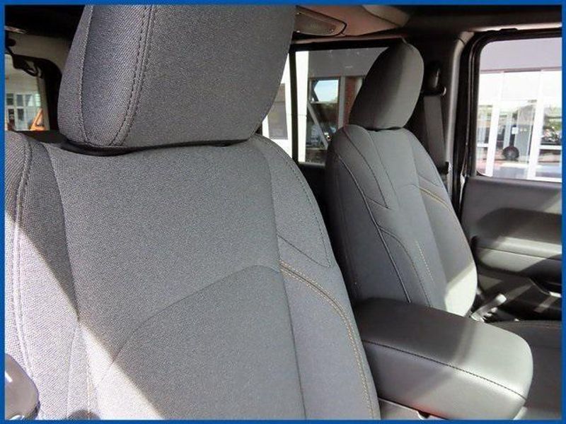 New 2025 Jeep Wrangler 4-DOOR SPORT S