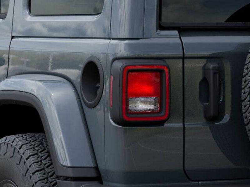 Jeep Wrangler 4xE Image 9