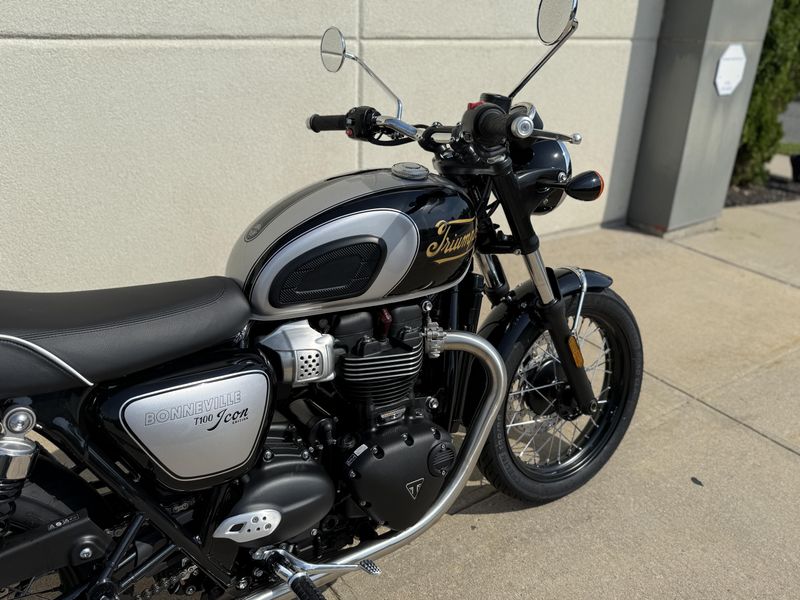 2025 Triumph Bonneville T100Image 8