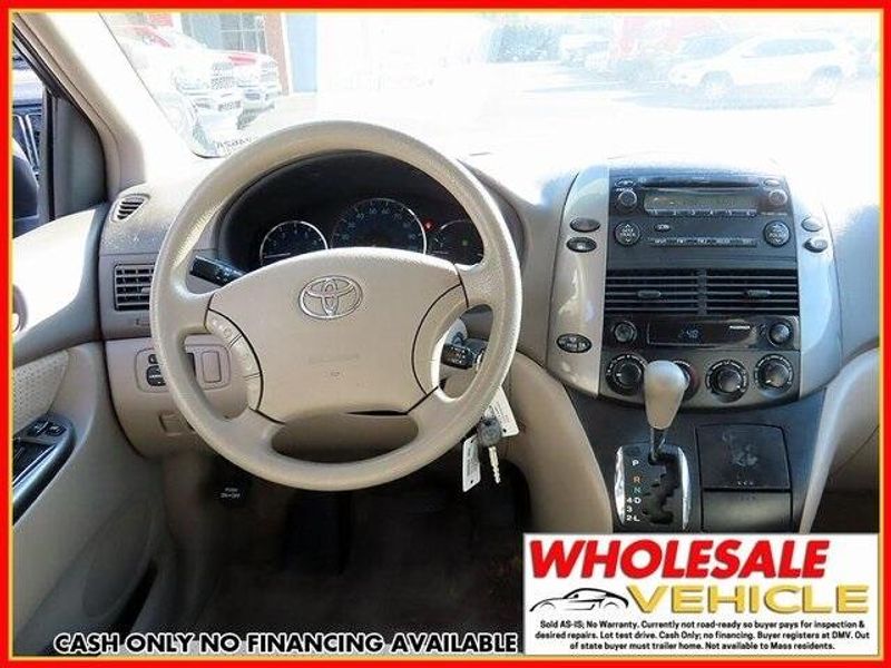 2008 Toyota Sienna CEImage 10