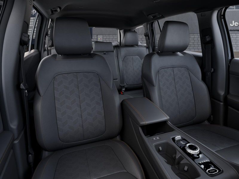 New 2026 Jeep Cherokee Overland 4x4Image 16