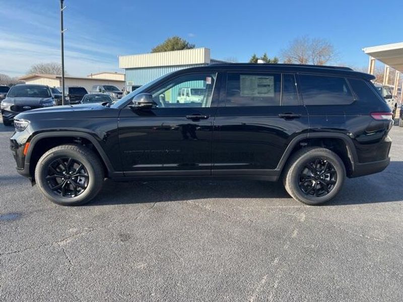 2025 Jeep Grand Cherokee L Altitude X 4x4Image 4