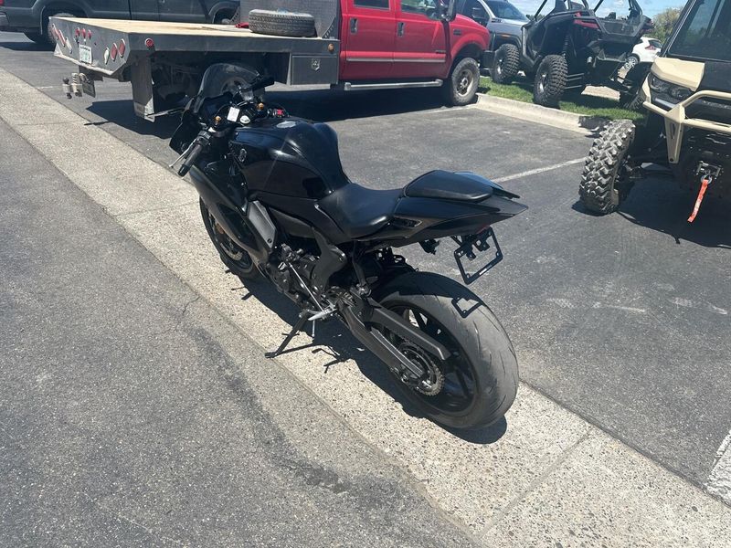 2025 Yamaha YZF R7 