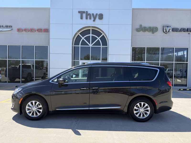 Used 2018 Chrysler Pacifica Touring LImage 26
