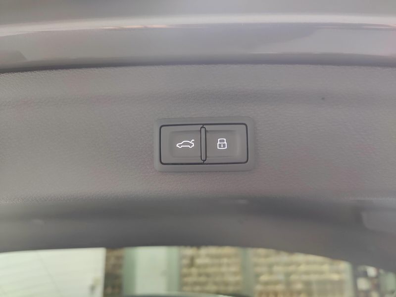 Used 2024 Audi Q3 S line Premium AWD w/ConvenienceImage 13