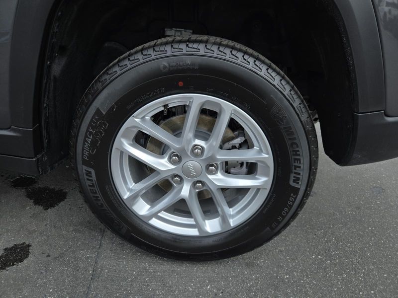 New 2026 Jeep Grand Cherokee Laredo X 4x2