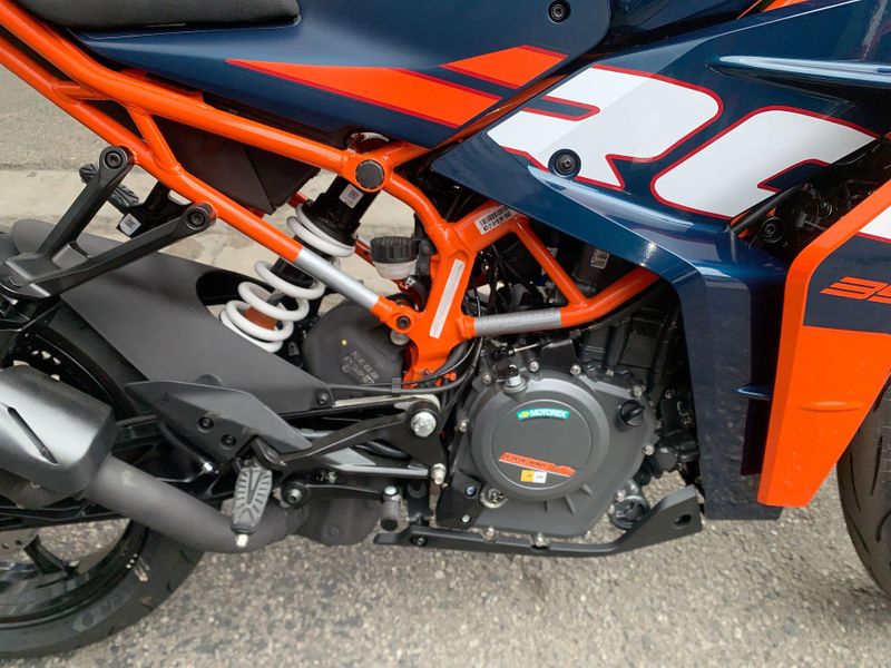 New 2024 KTM RC 390 Image 12