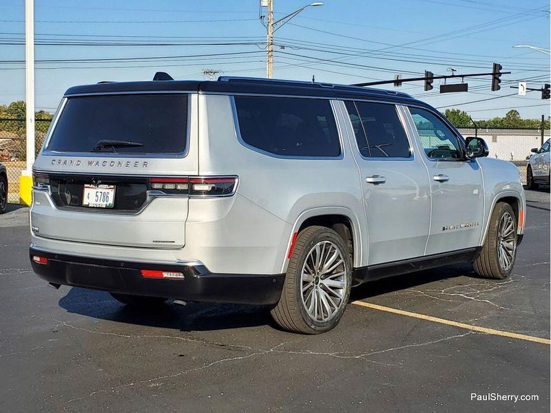 2024 Jeep Grand Wagoneer L III photo 17