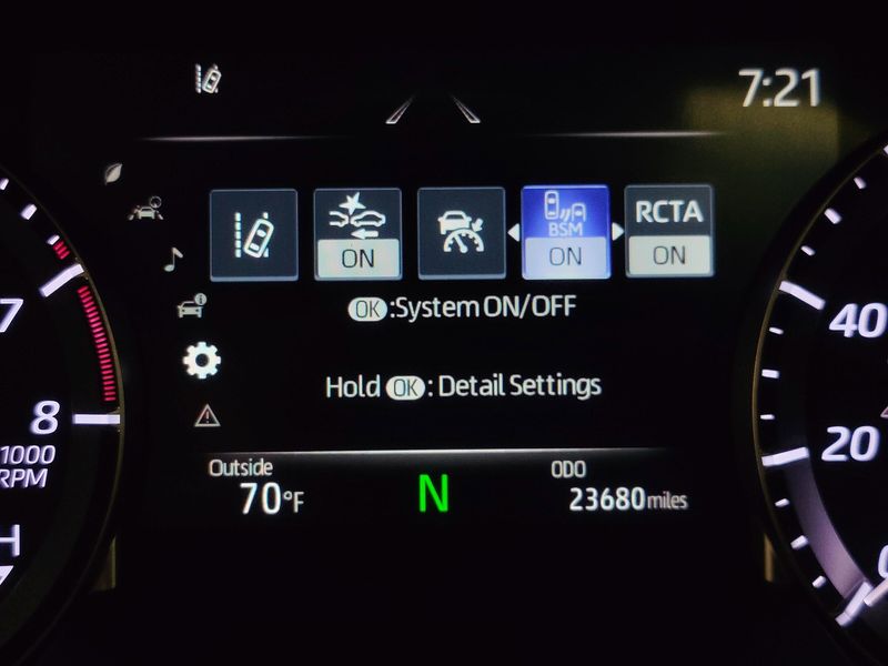 Used 2022 Toyota Highlander XLE AWD w/SunroofImage 6