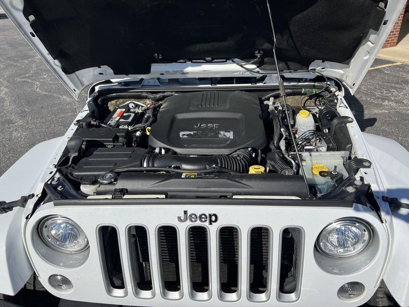 Used 2018 Jeep Wrangler JK Unlimited Sahara