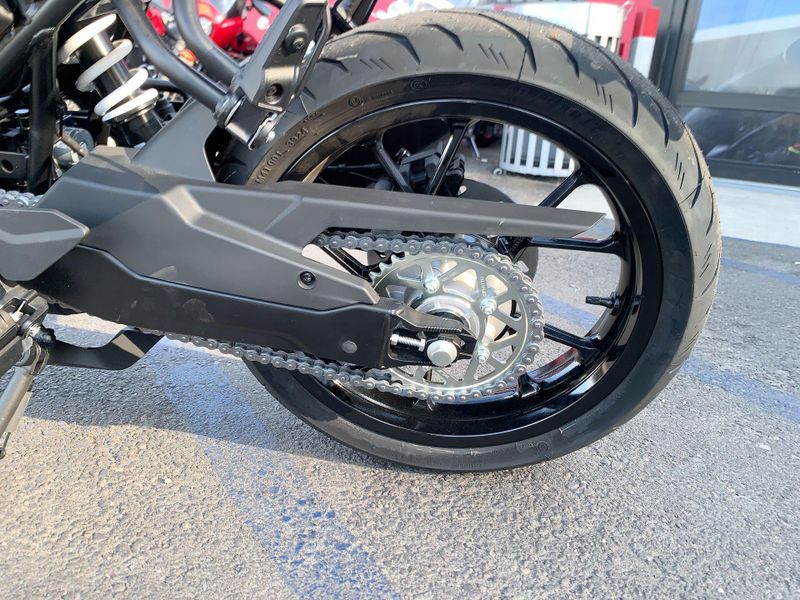 New 2025 CFMOTO 300SS Image 10