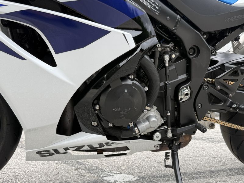 2025 Suzuki GSX-R1000RZ