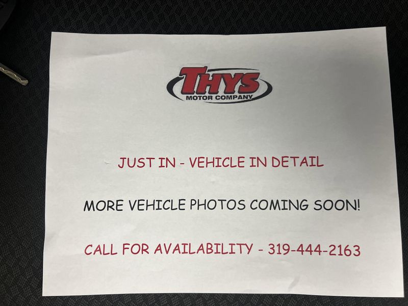 Used 2025 Chevrolet Silverado 1500 LTImage 3