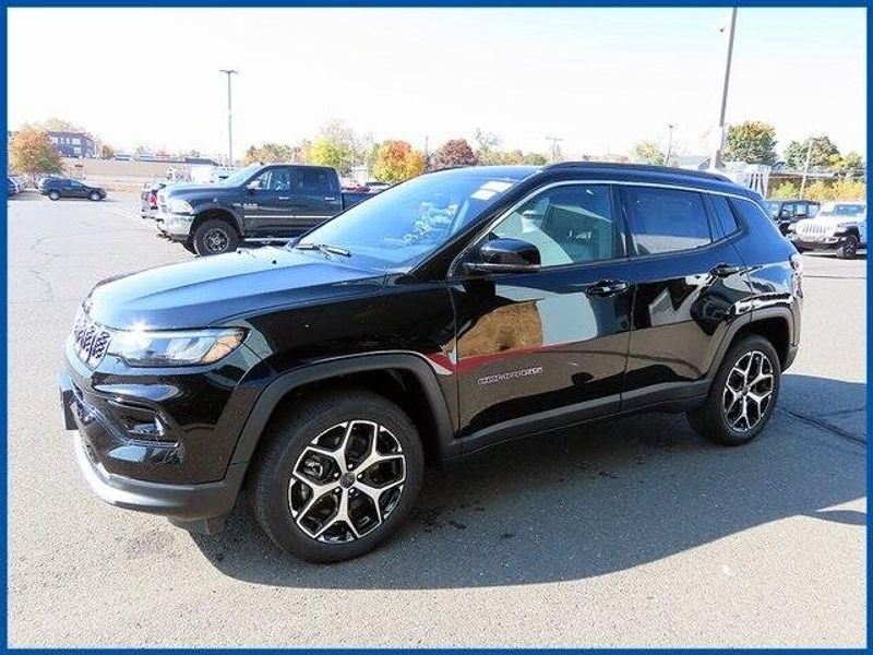 2025 Jeep Compass LimitedImage 1