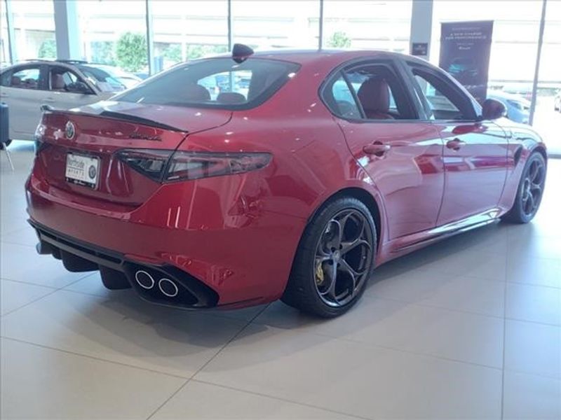 2024 Alfa Romeo Giulia Quadrifoglio Carbon RwdImage 21