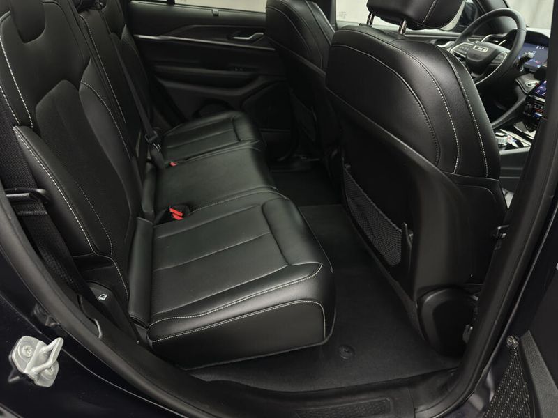 Used 2024 Jeep Grand Cherokee LimitedImage 16
