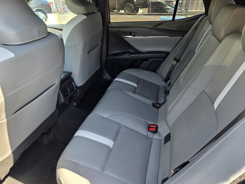Used 2025 Toyota Camry SE (Natl)
