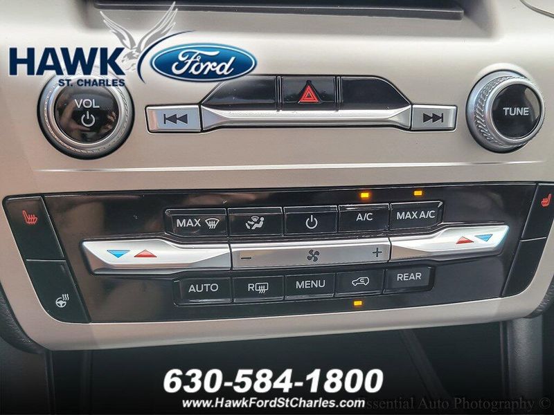 2022 Ford Explorer XLT photo 18