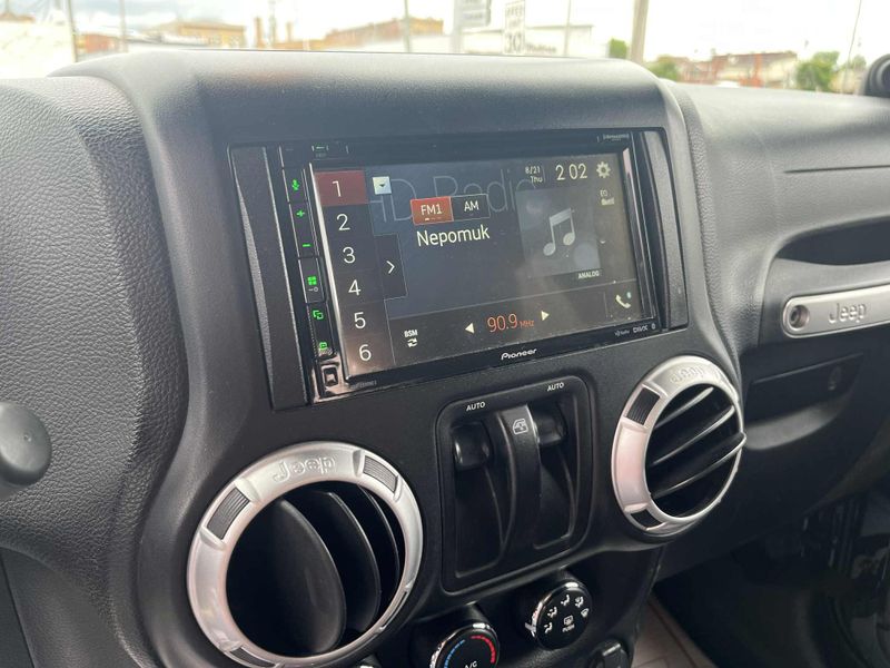 Used 2013 Jeep Wrangler JK Image 17