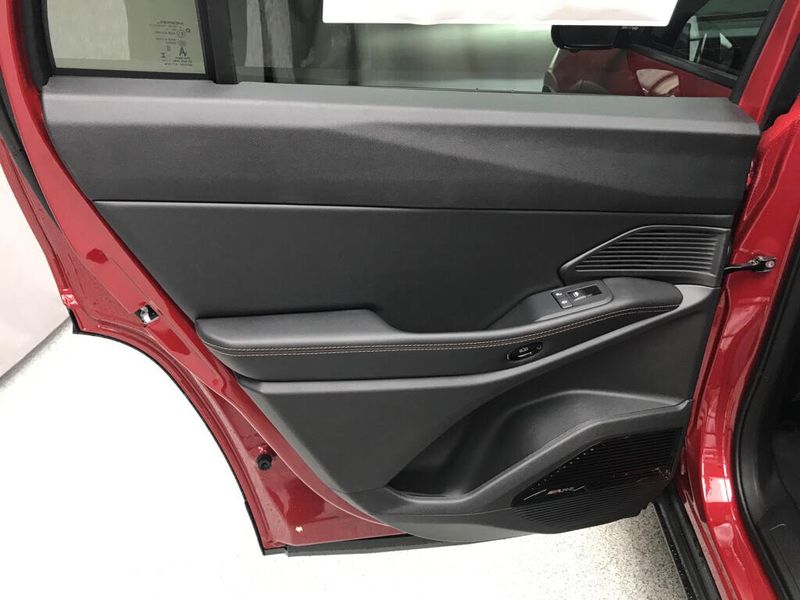 New 2026 Jeep Cherokee Overland 4x4Image 8