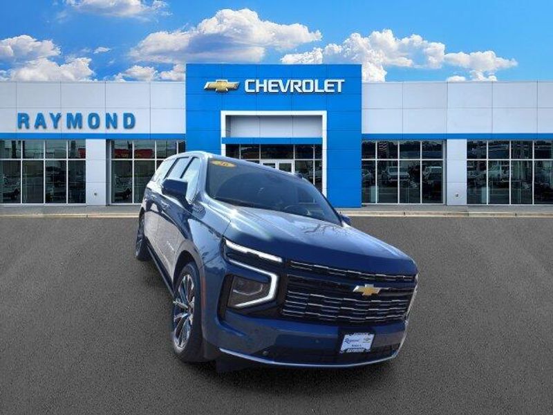 New 2026 Chevrolet Suburban High CountryImage 10