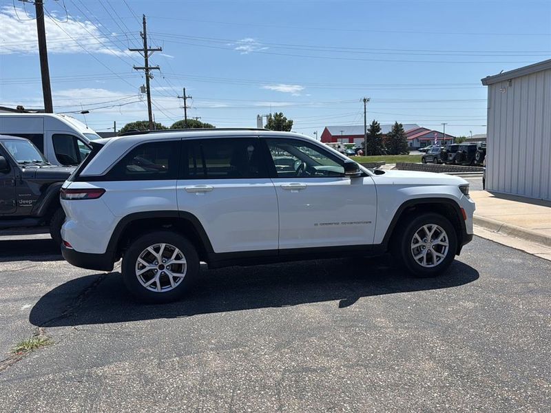 2022 Jeep Grand Cherokee Limited photo 6