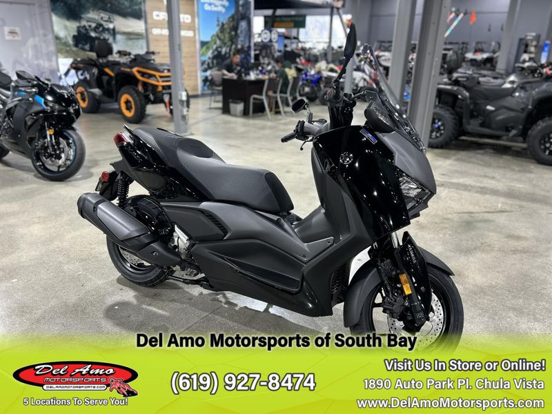 2025 Yamaha Xmax Image 18