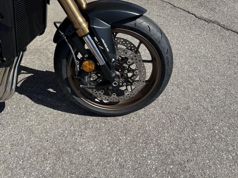 New 2026 Honda CB650R E-CLUTCH Image 10