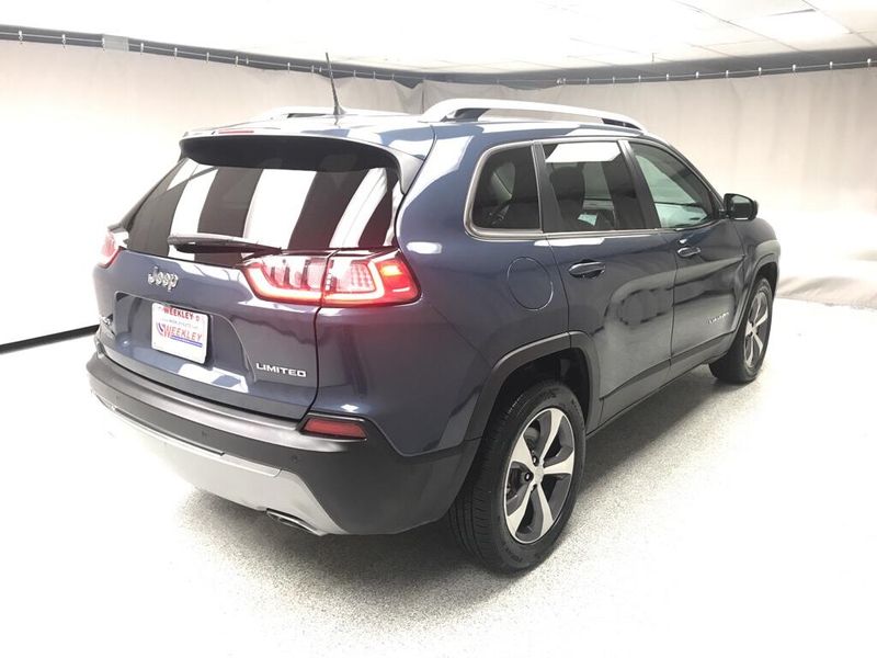 Used 2021 Jeep Cherokee LimitedImage 4