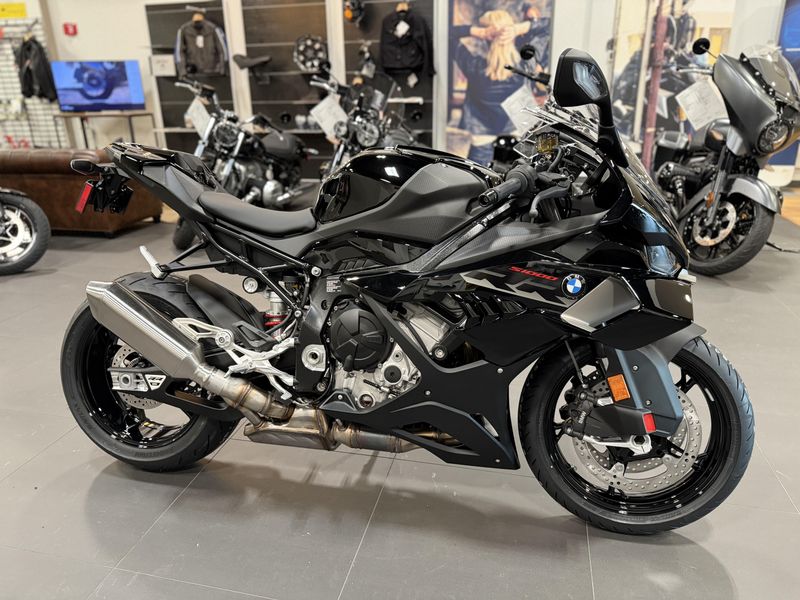 2026 BMW S 1000 RRImage 1