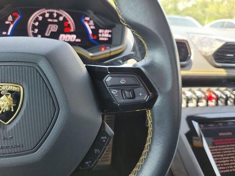 2021 Lamborghini Huracan Evo Coupe RWD photo 14