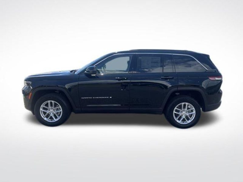 2025 Jeep Grand Cherokee Laredo X 4x4