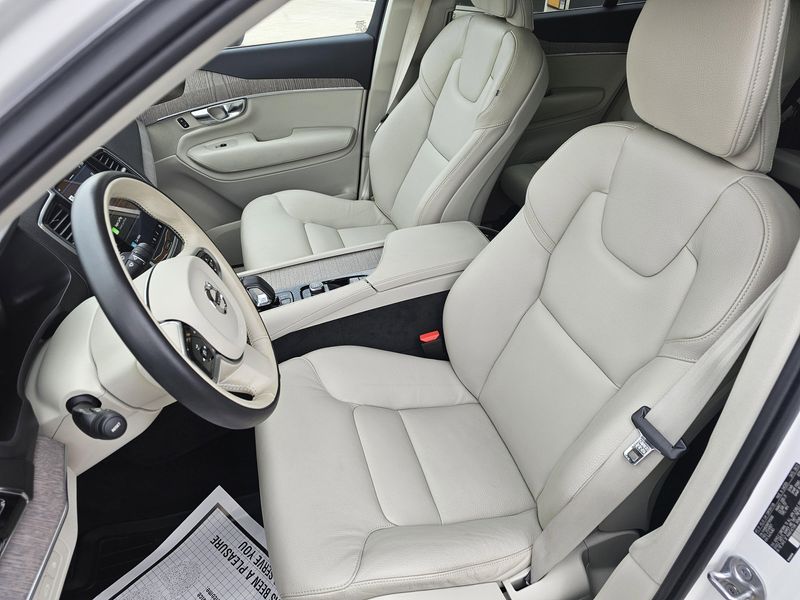 Used 2023 Volvo XC90 Recharge Plug-In Hybrid PlusImage 11