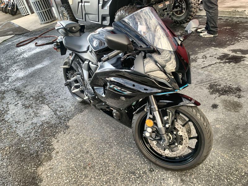 Used 2022 Yamaha YZF-R7 CA Image 15