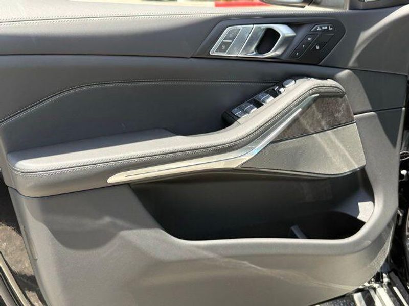 New 2027 BMW X7 xDrive40iImage 15