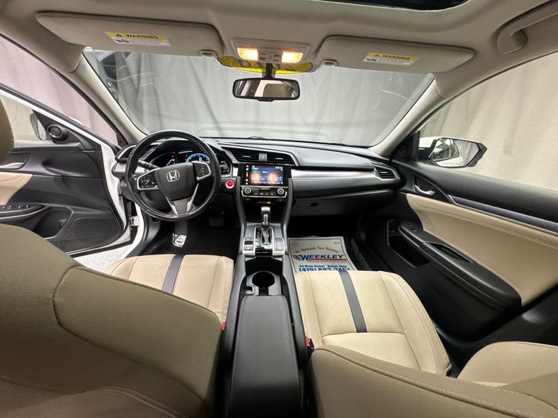 2018 Honda Civic EX-LImage 8