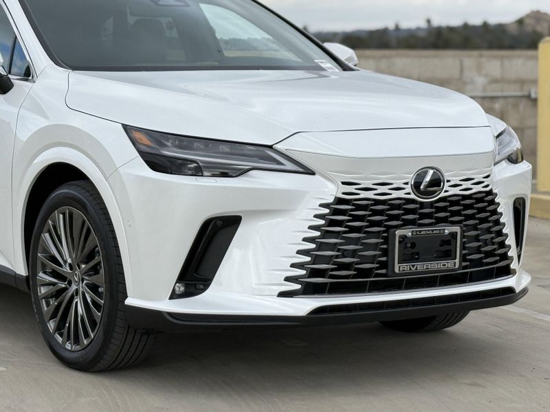 2025 Lexus RX Image 3