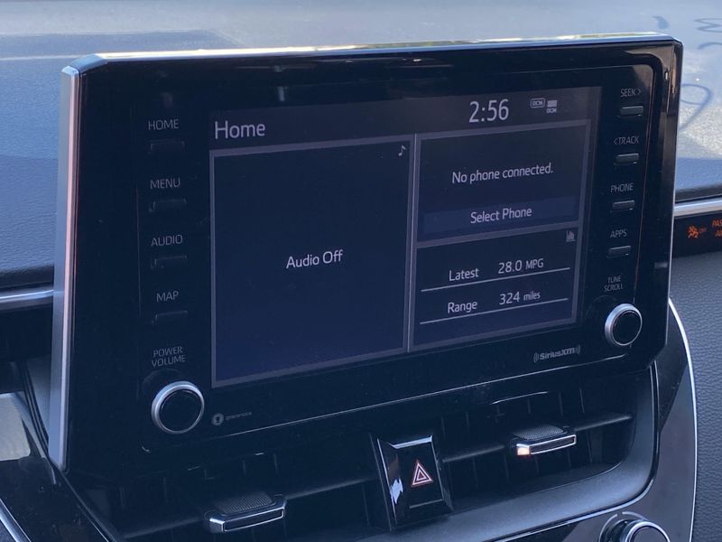Used 2022 Toyota Corolla Hatchback SEImage 5