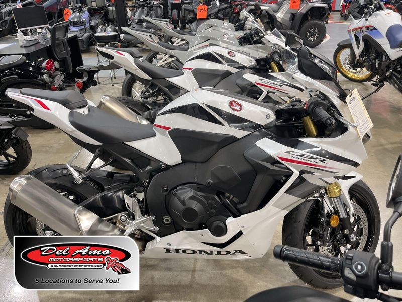 New 2026 Honda CBR1000RR Image 1