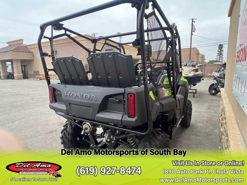 2024 Honda SXS700M4DLR  in a KRYPTON GREEN exterior color. Del Amo Motorsports of South Bay (619) 547-1937 delamomotorsports.com 