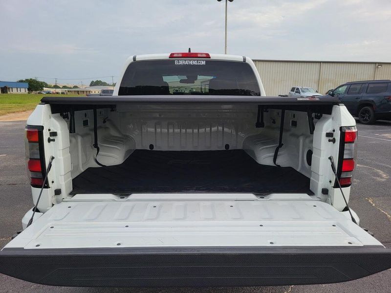 2023 Nissan Frontier SVImage 9